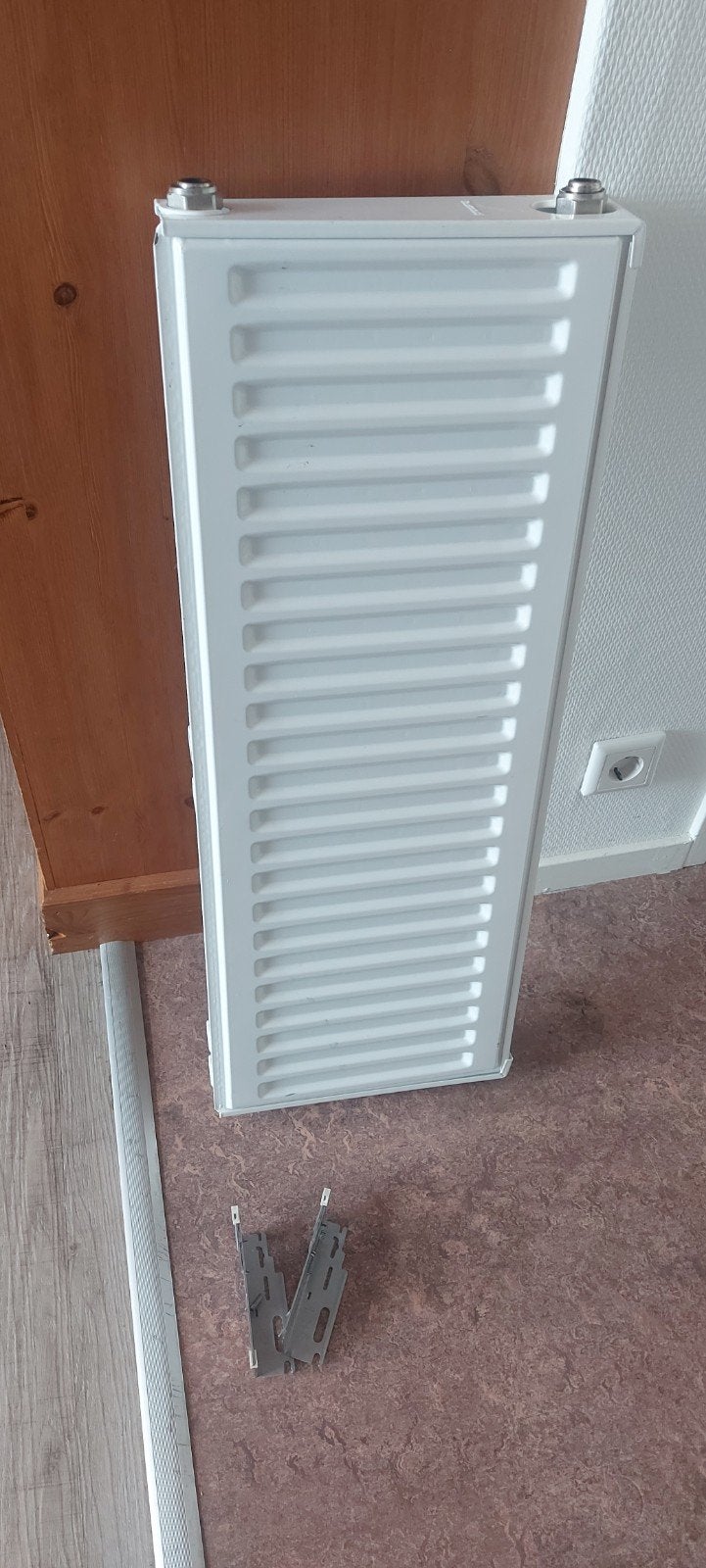 Compacte radiator, wit, inclusief bevestigingsbeugels, Ophalen of Verzenden, Minder dan 60 cm, Radiator, 80 cm of meer