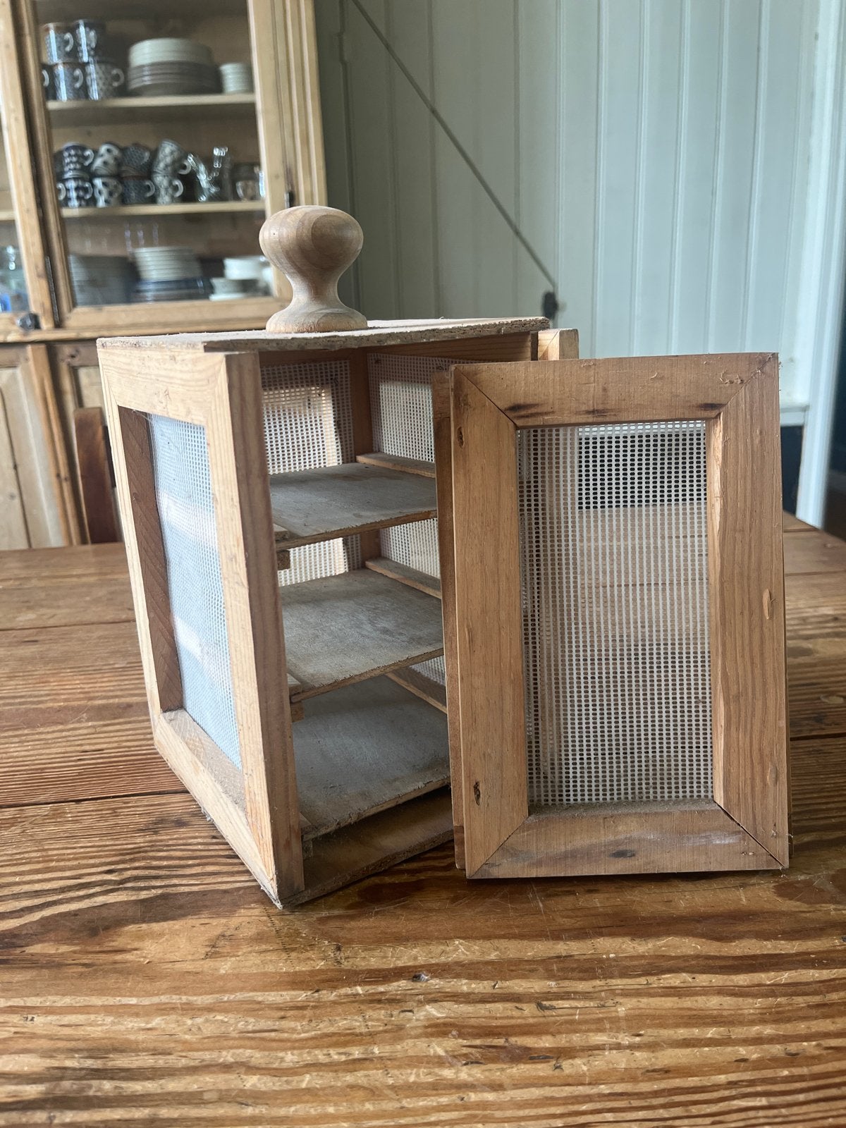 Vintage houten gaaskastje voor proviand zosls kaasjes, Ophalen