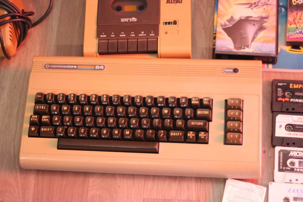 Commodore 64 SET met veel originele software op cassette, Computers en Software, Vintage Computers, Ophalen of Verzenden, Commodore C 64