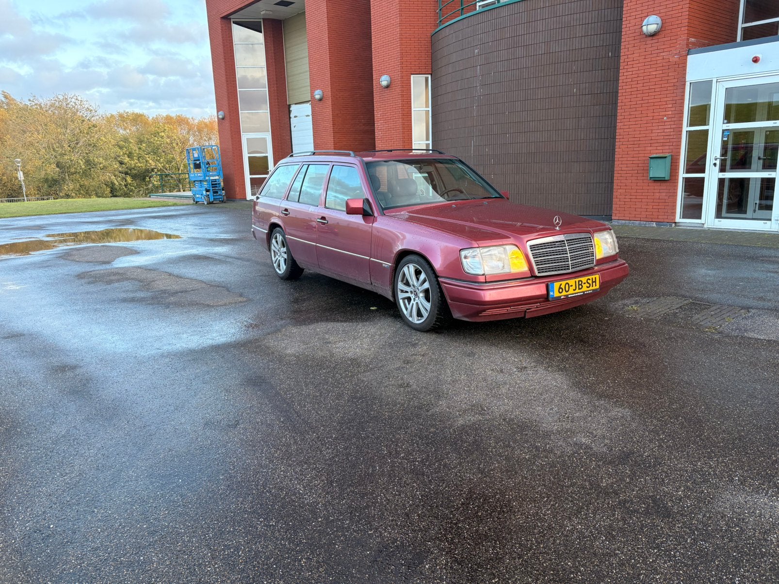 Mercedes-Benz E-Klasse 2.8 E280 Kombi AUT 1994 Rood, Auto's, Automaat, Achterwielaandrijving, Leder, Grijs