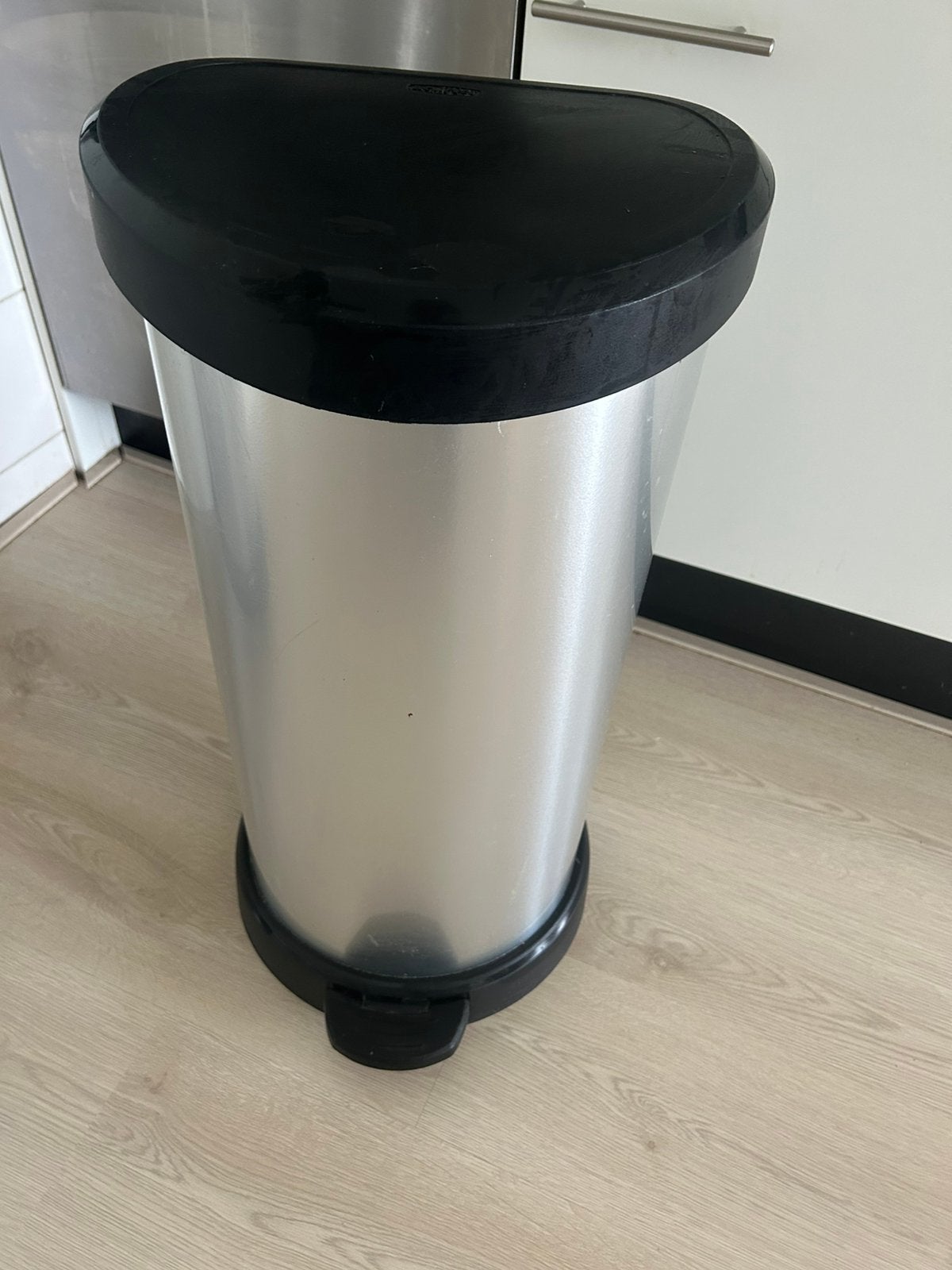 Curver Decobin afvalbak 40L, Ophalen, Kunststof, 40 liter of meer, Zo goed als nieuw