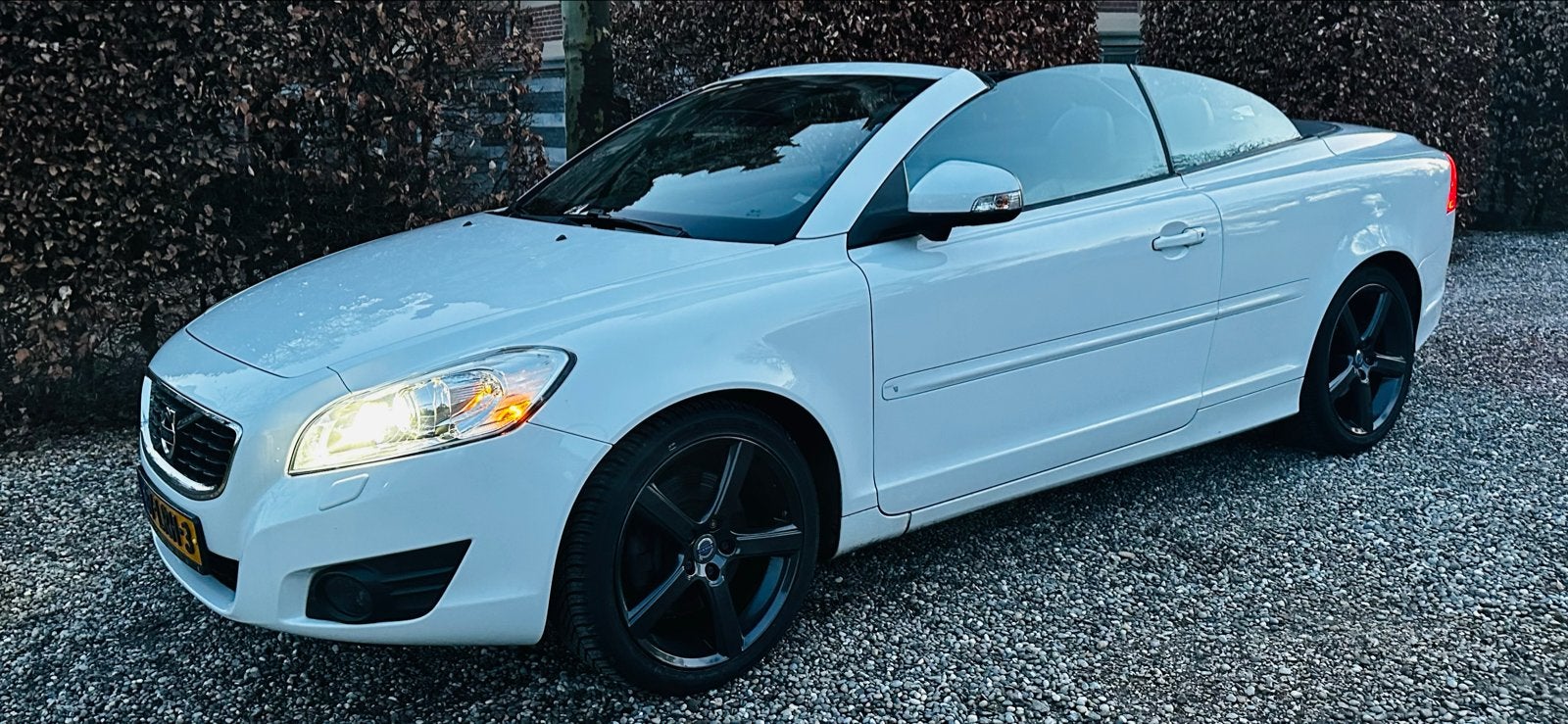 Volvo C70 2.0 D AUT 2010 Wit First Edition 132.000 km, Auto's, Volvo, 4 cilinders, Cabriolet, 4 stoelen, Wit