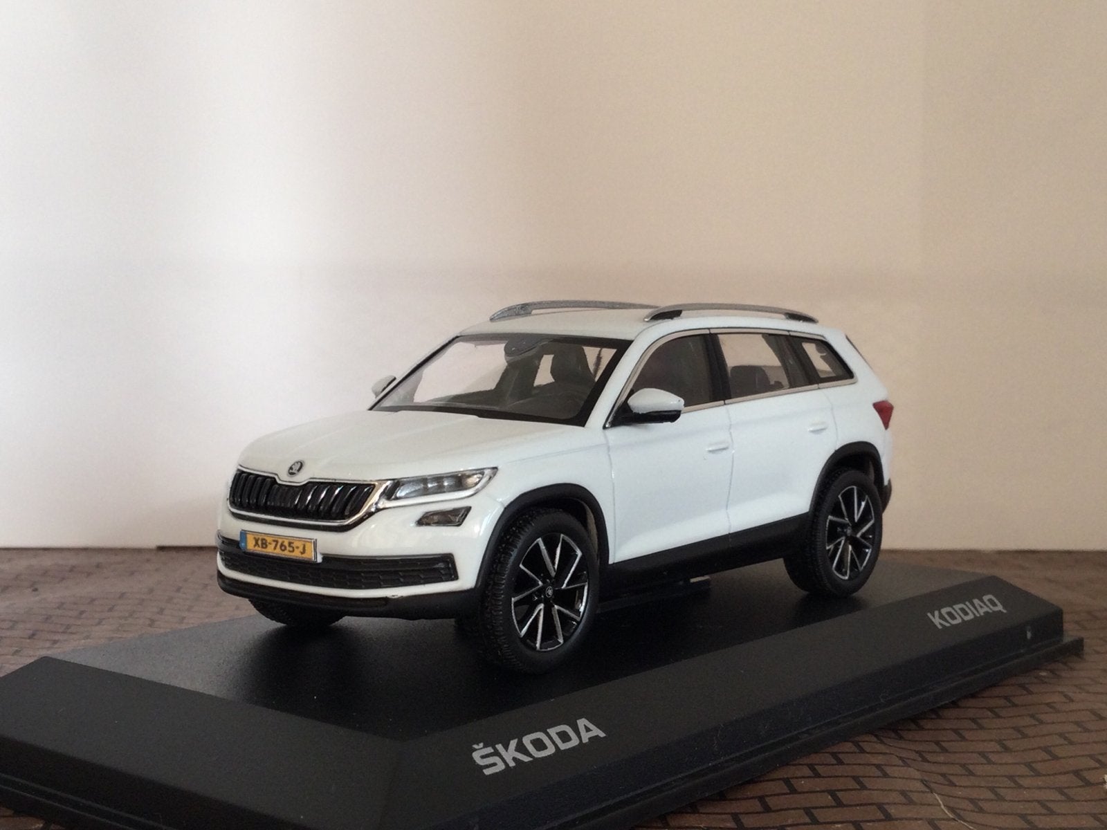 Skoda Kodiaq Ambition White 2018 Norev 1:43, Ophalen of Verzenden, Zo goed als nieuw, Auto, Norev