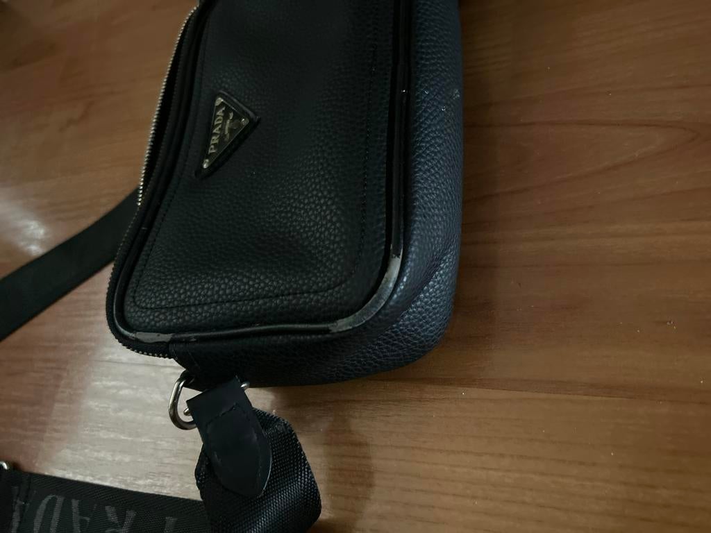 Gedragen Prada tas met gescheurde plekken, Overige merken, Gebruikt, Zwart, Ophalen of Verzenden