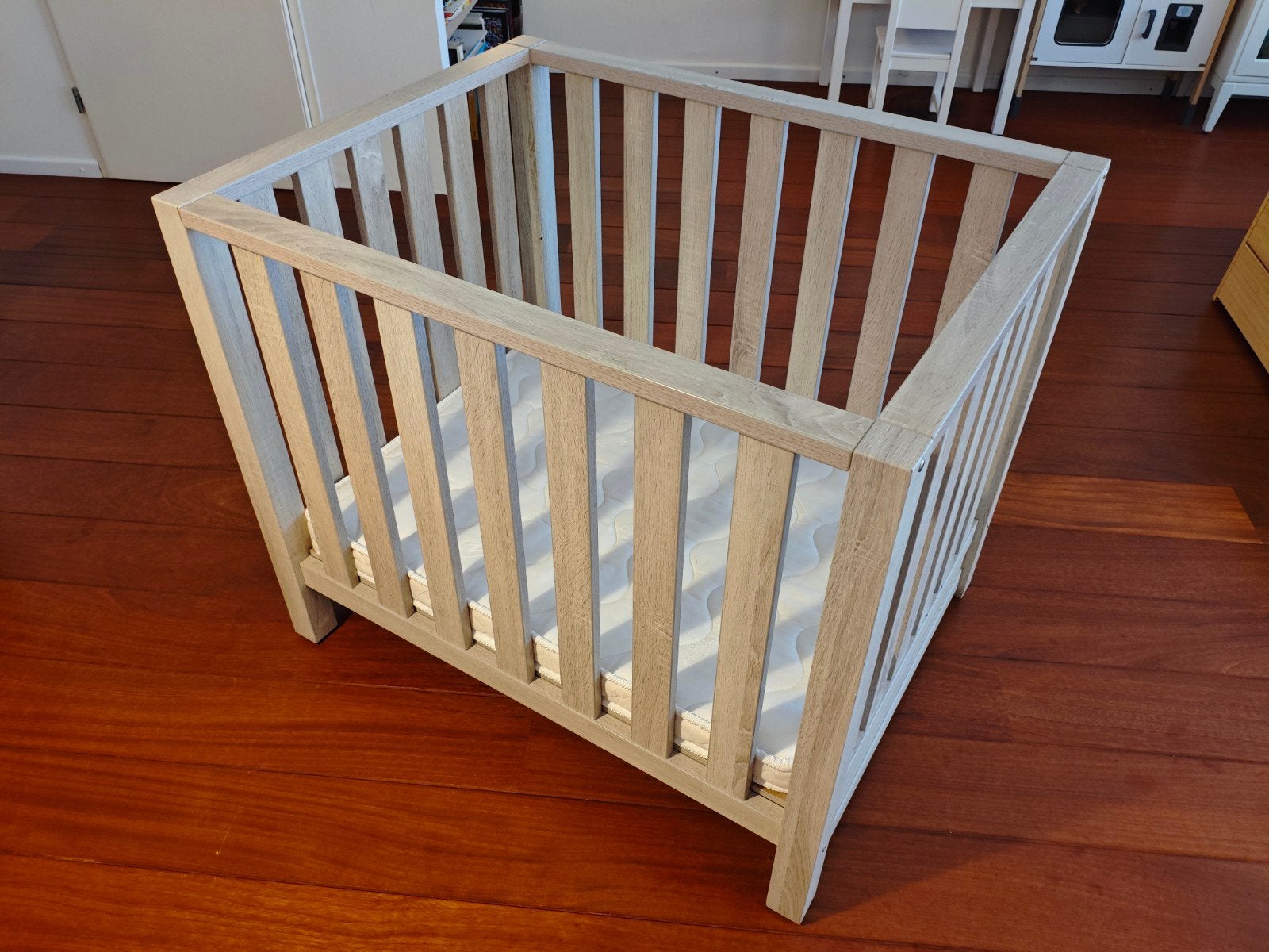 TWF Ledikant - Baby box met matras en lade, Ophalen, Gebruikt, Ledikant