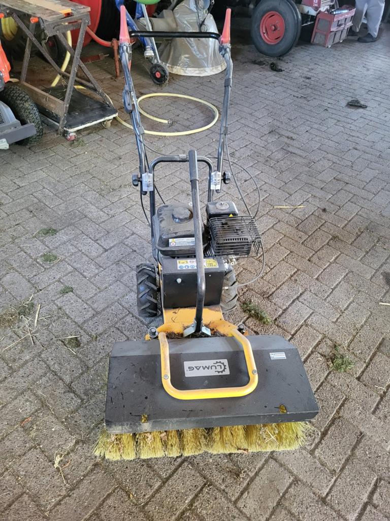 Lumag Veegmachine - Krachtige en Betrouwbare Reiniging, Ophalen, Gebruikt, Lumag