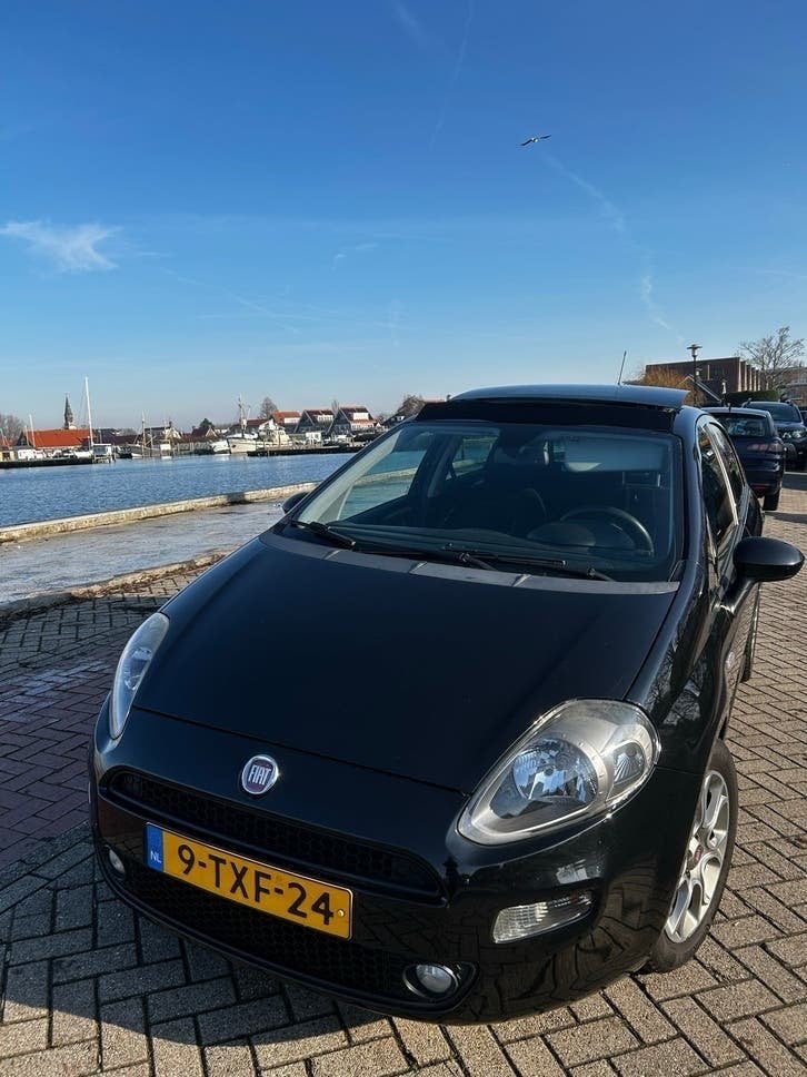 Fiat Punto 0.9 Twinair 74KW 5DR 2014 Zwart, Auto's, Fiat, Voorwielaandrijving, 100 pk, Origineel Nederlands, Handgeschakeld