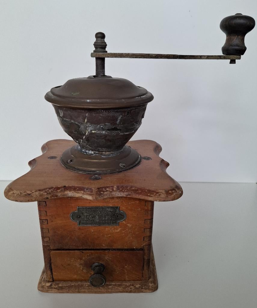 Antieke Pe De koffiemolen, Ophalen