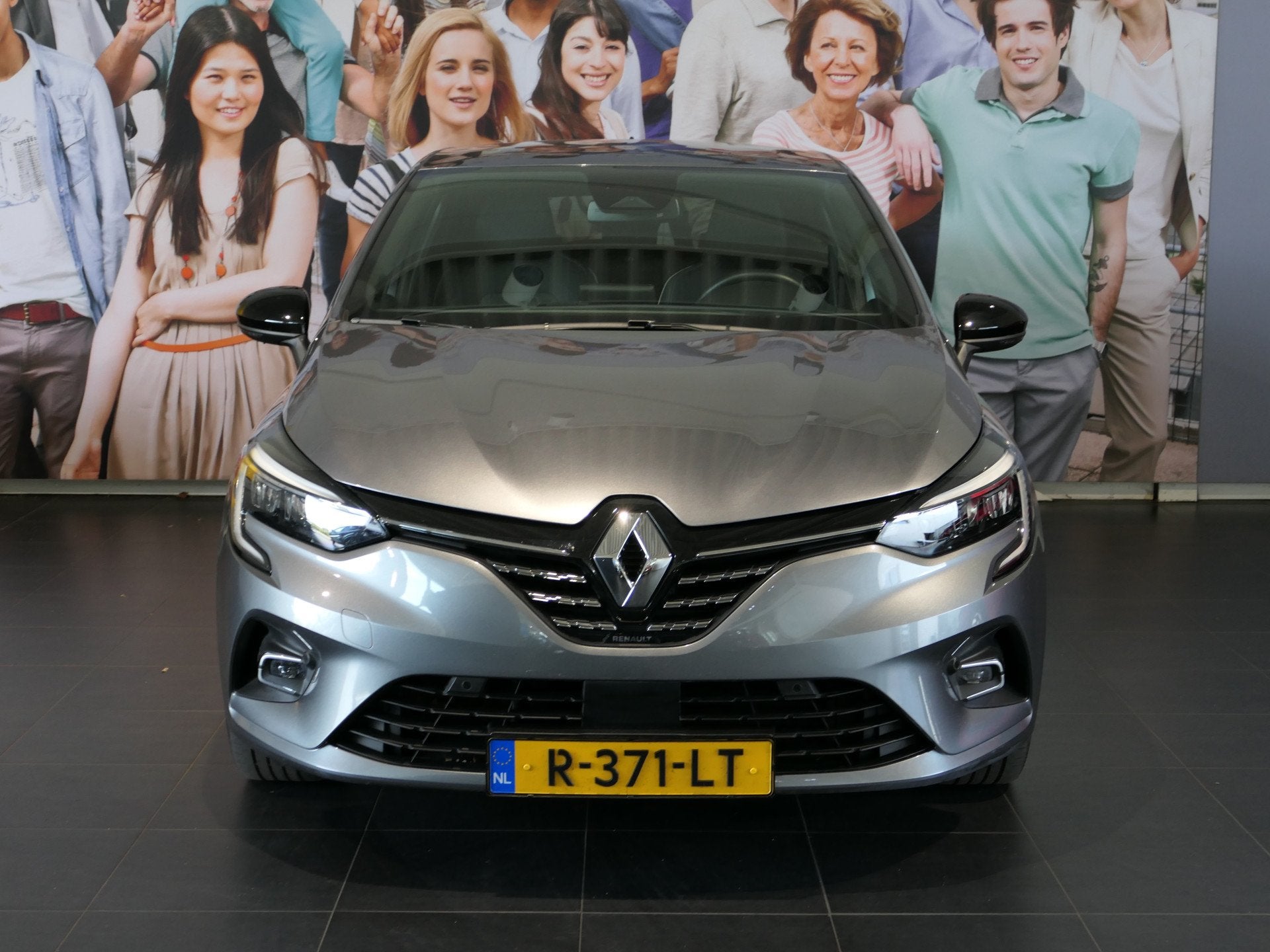 Renault Clio 1.6 E-Tech Hybrid 145 Techno - Occasion Lease v, 28 km/l, Gebruikt, Leder en Stof, Origineel Nederlands