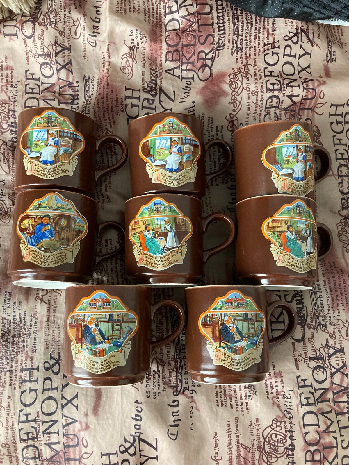 Te koop 8 Douwe Egberts Mokken., Ophalen, Zo goed als nieuw, Overige stijlen, Kop(pen) en/of Schotel(s)