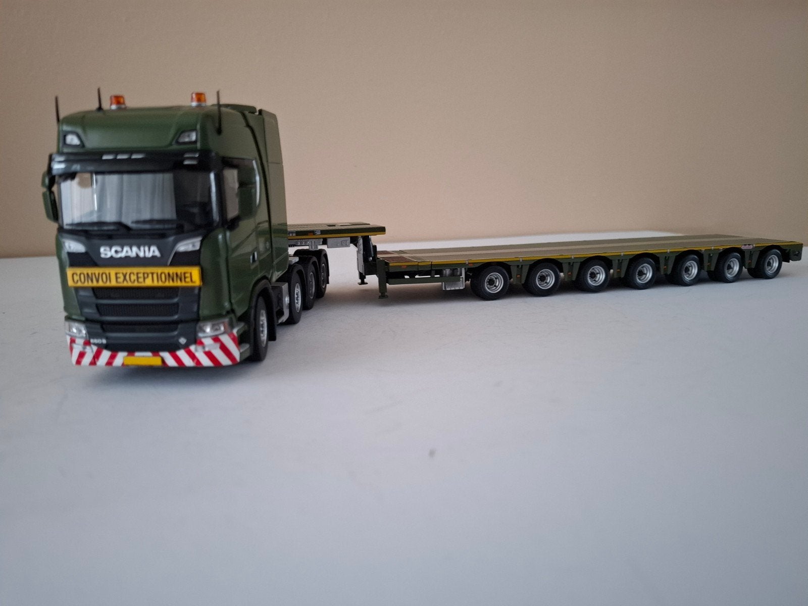 Scania S series high roof 8x4 & Nooteboom semi low loader, Ophalen of Verzenden, Nieuw, Bus of Vrachtwagen, Wsi