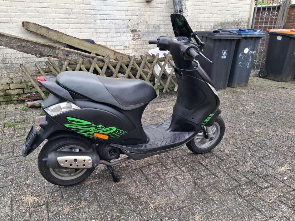 Piaggio zip 2005 4t tekoop/teruil, Ophalen, Zo goed als nieuw, Benzine, Piaggio
