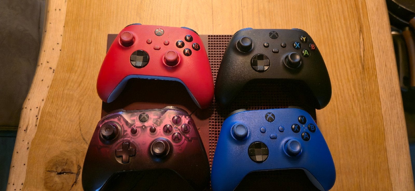 Xbox One S Gears of War 4 Limited Edition met 4 controllers, Spelcomputers en Games, Ophalen of Verzenden, Gebruikt, Met 3 controllers of meer