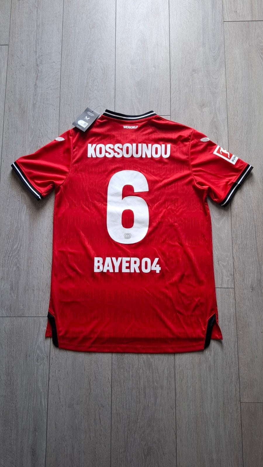 Bayer 04 Leverkusen 22/23 (thuis-tenue) + Kossounou #6, Maat L, Ophalen of Verzenden, Nieuw, Shirt