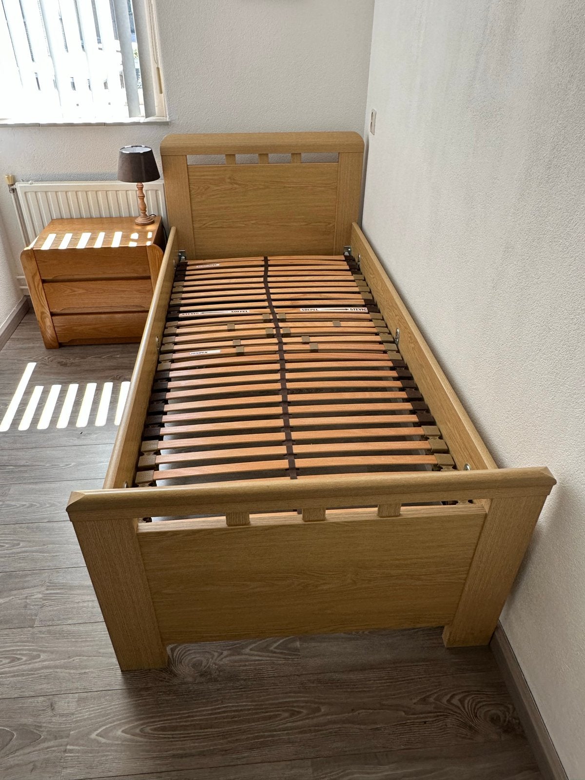 Seniorenbed met speciale lattenbodem, Ophalen, Verstelbaar, 90 cm, Eenpersoons