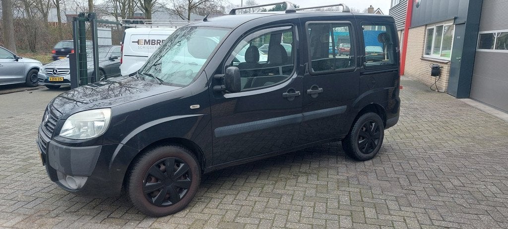 Fiat Doblò 1.4 Family camper uitvoering !, Auto's, Fiat, Voorwielaandrijving, Stof, Gebruikt, 4 cilinders