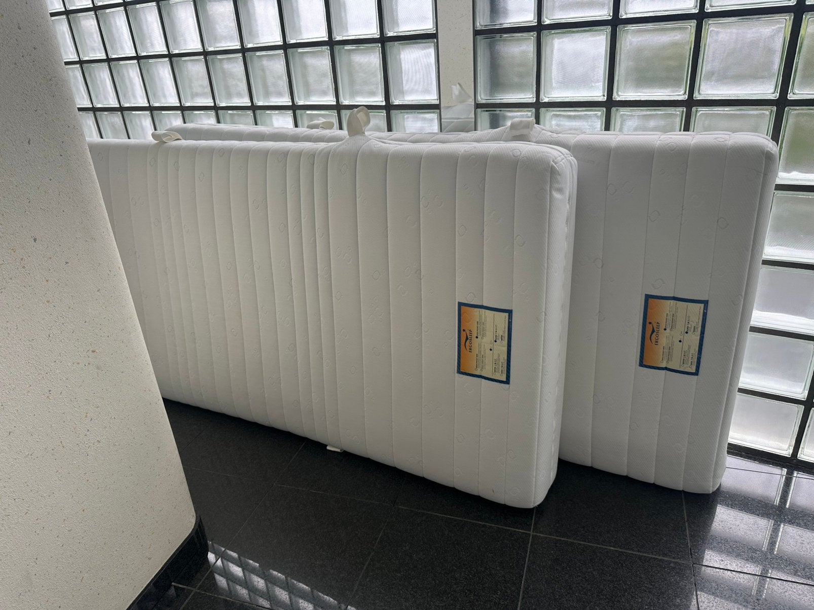 2 Ergosleep matrassen; als nieuw; van logeerkamer, Ophalen, Zo goed als nieuw, Eenpersoons, 90 cm