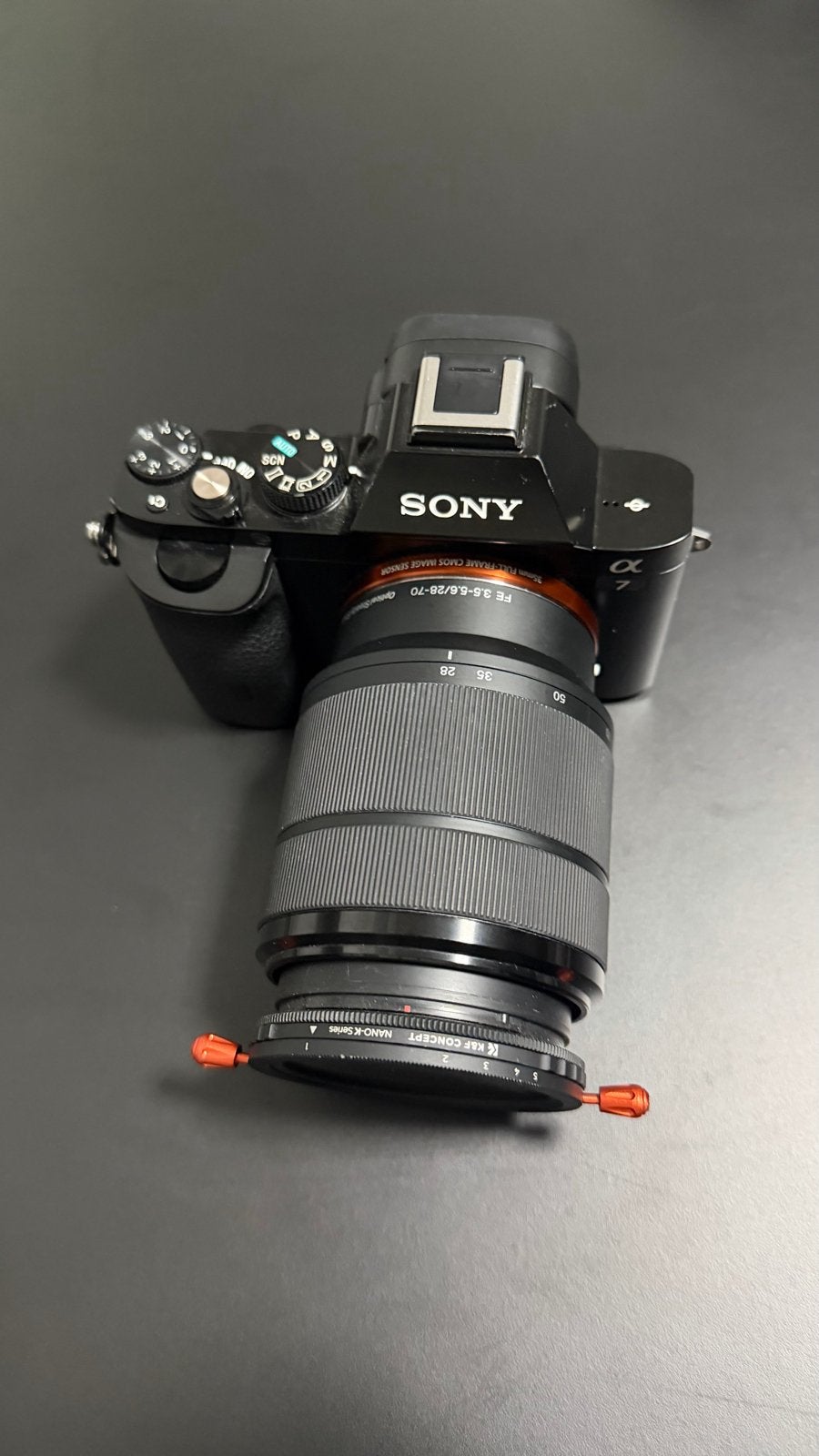 Sony Alpha A7 met 28-70mm lens, 4 accu's en lader