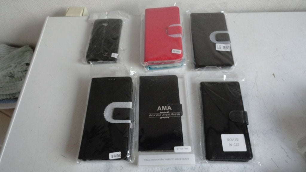 Hoesjes en bookcase LG- L70, Q60, K61, V40 en G7, Ophalen of Verzenden, Zo goed als nieuw, Hoesje of Tasje