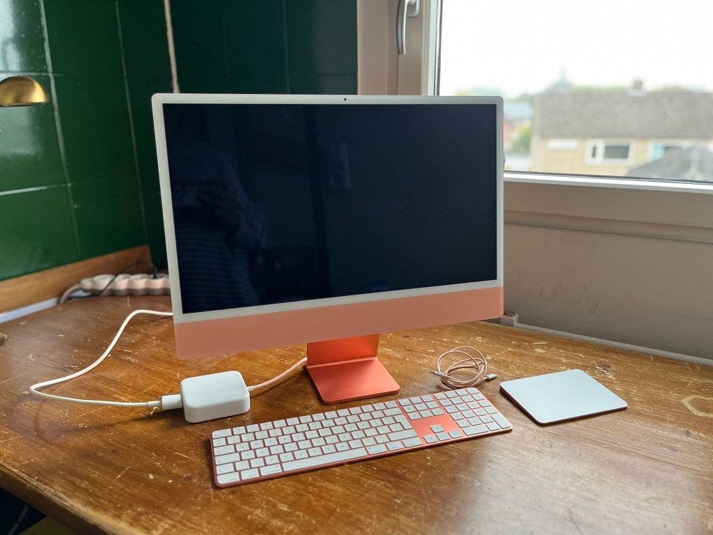 Apple iMac 24 inch M1 (orange) met trackpad & magic keyboard, Computers en Software, Ophalen, IMac, 24 inch, Zo goed als nieuw