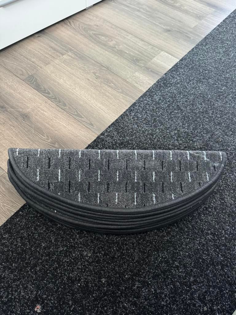 12 stuks Halve Maan Trapmatten Antraciet (20x56 cm), Huis en Inrichting, Stoffering | Vloerbedekking, Ophalen, Nieuw, 10 tot 25 m²