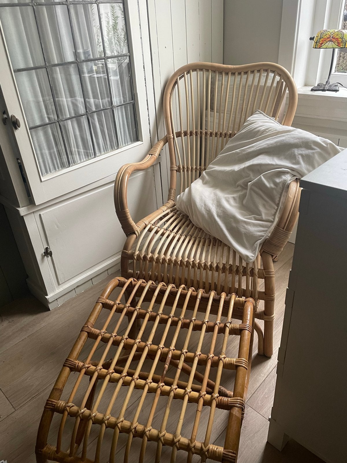 Rotan fauteuil met voetenbank - Zo goed als nieuw, Ophalen, Bruin, Boho bohemian natural, Riet of Rotan