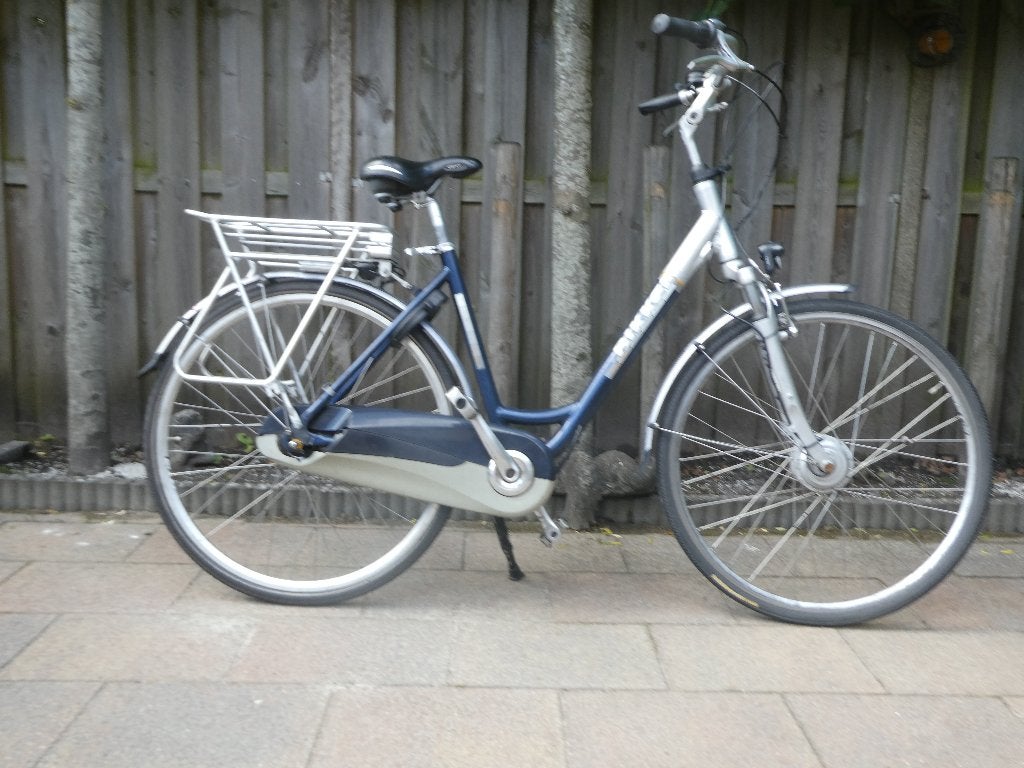 28 inch elektrische damesfiets met accu en lader, Gebruikt, (Extra) lage instap, 50 tot 53 cm, Trommelrem
