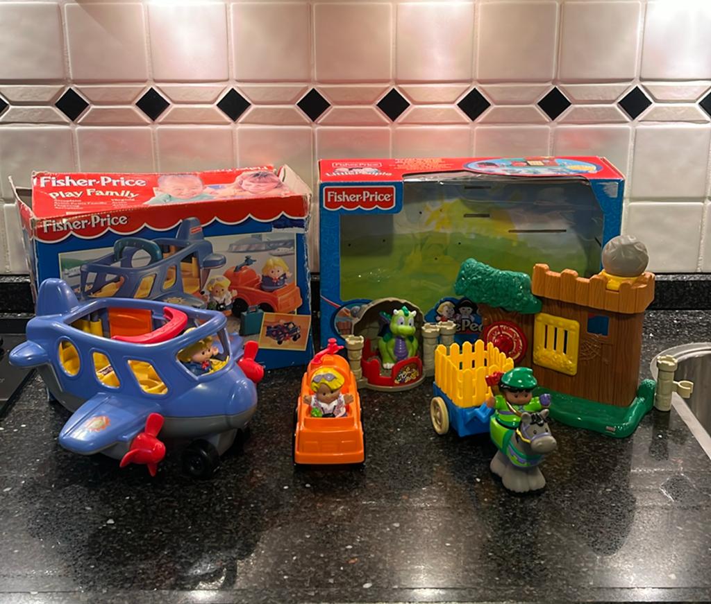 2 Fisher-Price Little People speelsets: vliegtuig & kasteel, Kinderen en Baby's, Speelgoed | Fisher-Price, Ophalen of Verzenden
