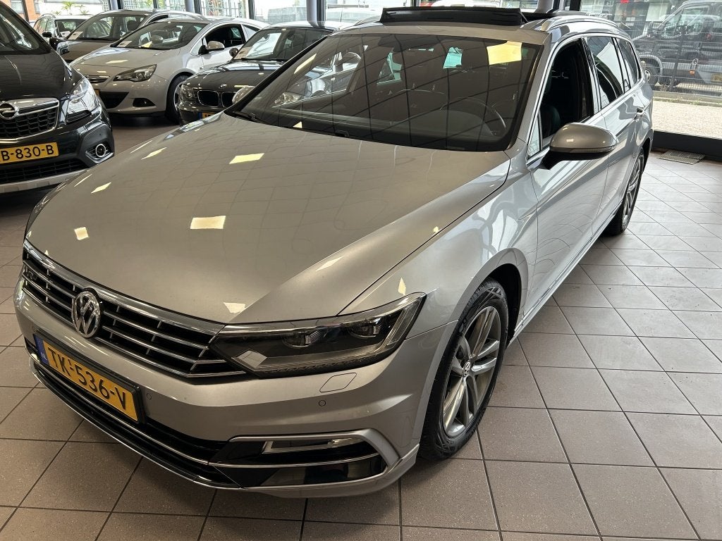 Volkswagen Passat Variant 1.4 TSI HL Bns R AUTOMAAT NW APK N, Auto's, Automaat, Dealer onderhouden, 125 pk, Gebruikt