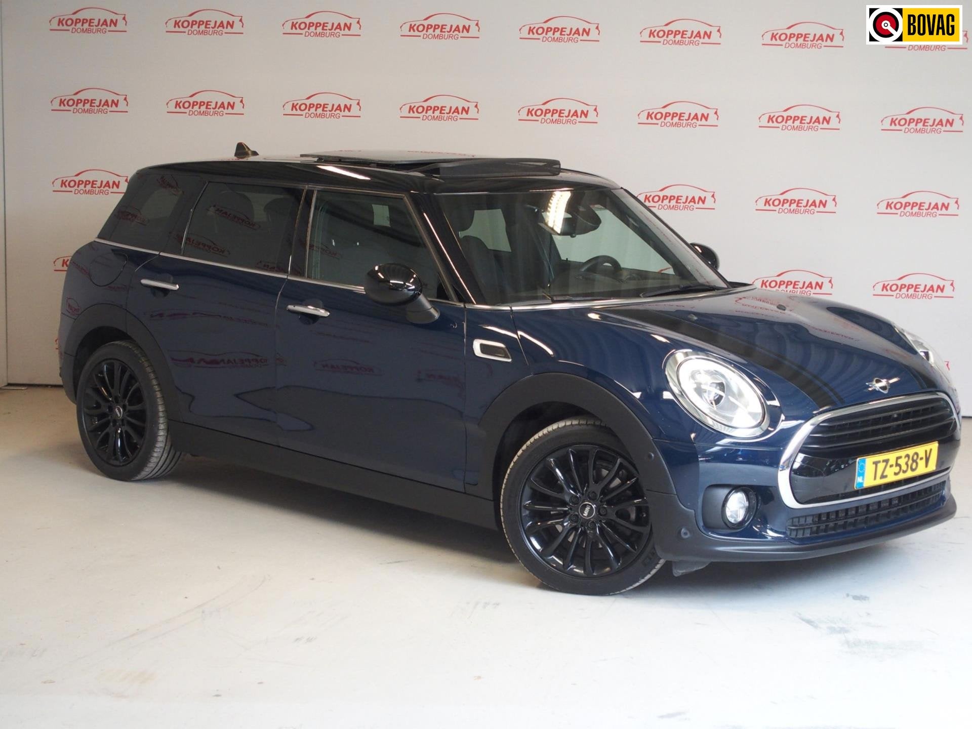 Mini Mini Clubman 1.5 Cooper Chili NL auto, App connect, pan, Gebruikt, Blauw, Leder en Stof, Origineel Nederlands