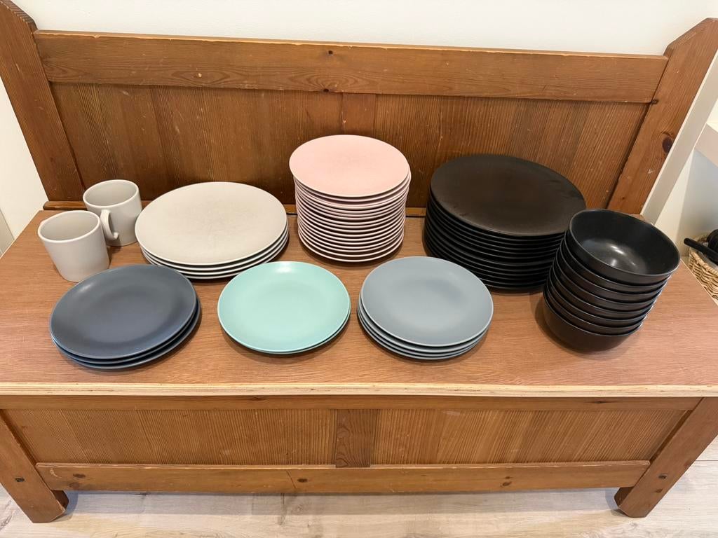 DINERA /FÄRGKLAR mat, verschillende kleuren, €2:- stuk, Gebruikt, Ophalen of Verzenden, Bord(en), Overige stijlen