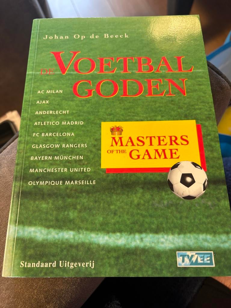 De Voetbalgoden - Johan Op de Beeck, Boeken, Ophalen of Verzenden, Gelezen, Balsport