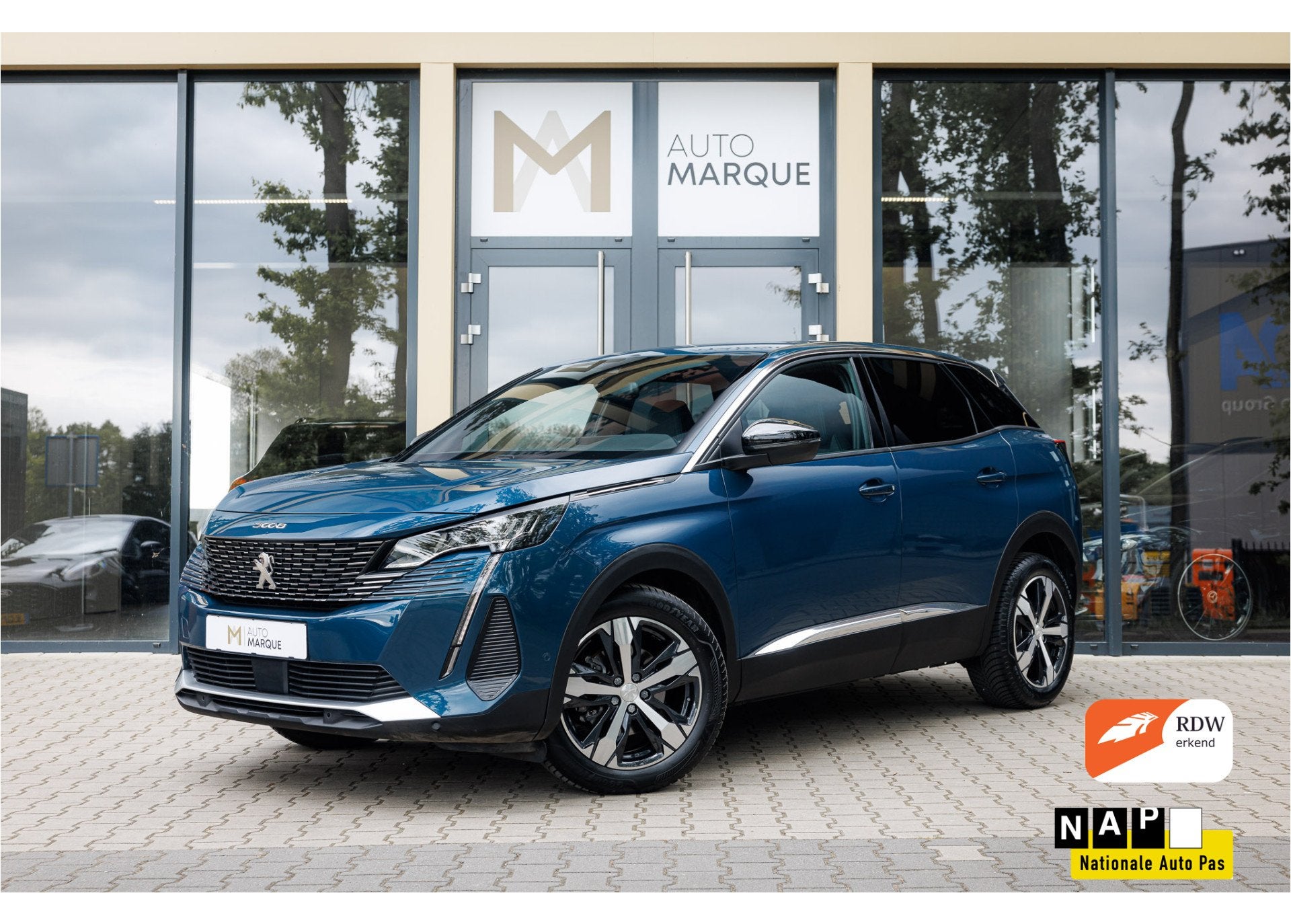 Peugeot 3008 1.2 PureTech 131PK Aut. | Allure | Navigatie in, Parkeersensor, Stof, Gebruikt, 1199 cc