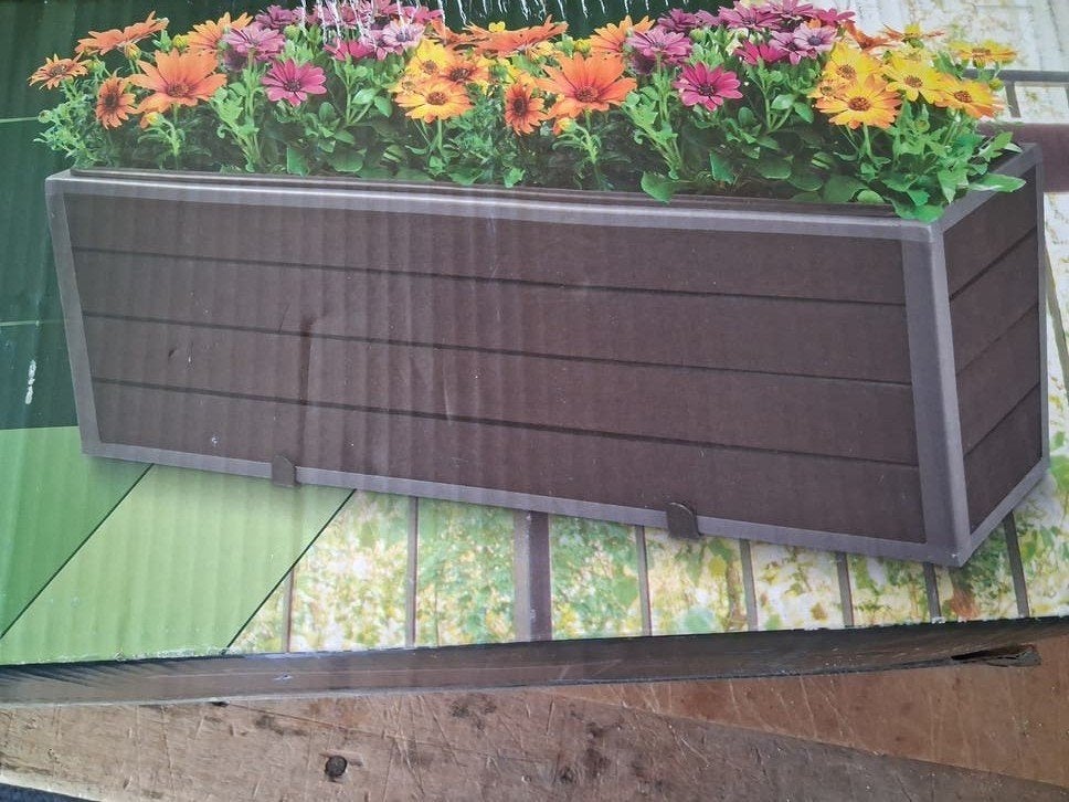 Plantenbak voor balkon met hout-look en aluminium rand, Kunststof, Minder dan 30 cm, Nieuw, Ophalen of Verzenden