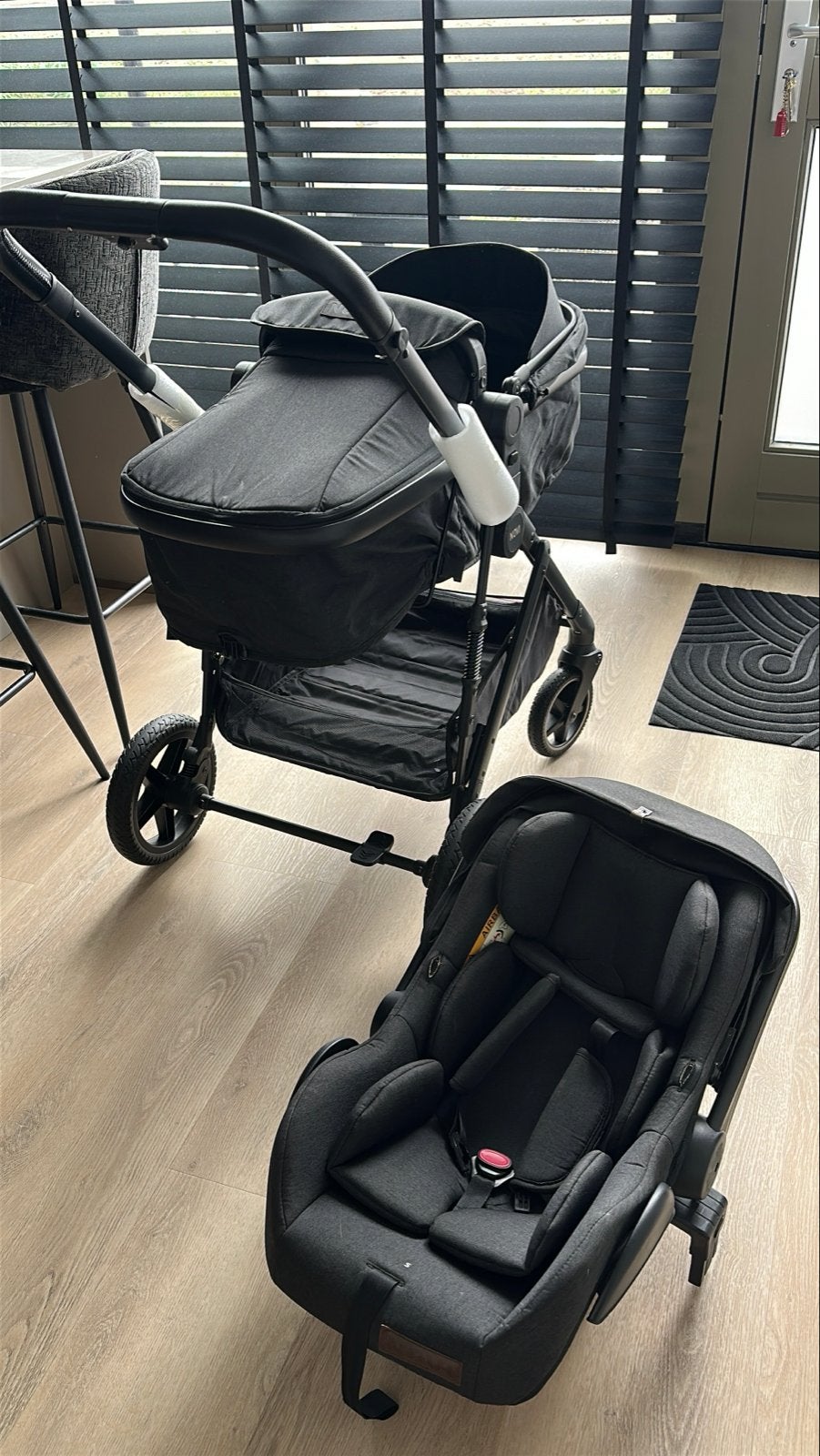 Novi Kinderwagen met autostoeltje en reiswieg - Nieuwstaat, Kinderen en Baby's, Nieuw, Combiwagen, Met autostoeltje, Ophalen