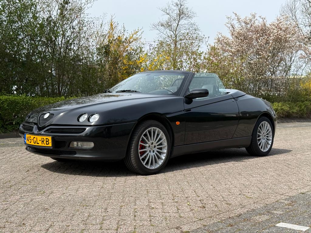 Alfa Romeo Spider 2.0 Twin Spark 16V 1995 Zwart, Auto's, Alfa Romeo, Zwart, Cabriolet, Spider, Zwart