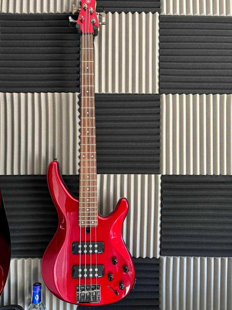 Yamaha TRBX 304  Basgitaar Rood - Zo goed als nieuw, Ophalen of Verzenden, Zo goed als nieuw, Elektrisch