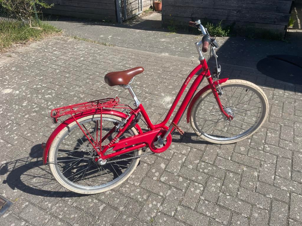 Rode B'Twin stadsfiets met lage instap, Ophalen, 24 inch, Velgrem, Versnellingen
