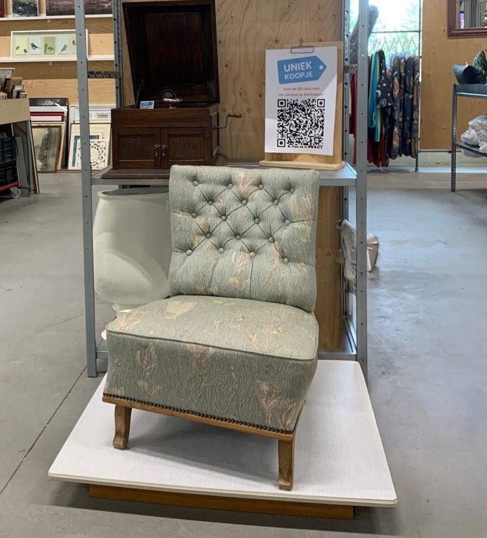 Vintage fauteuil met gecapitonneerde rugleuning, Ophalen