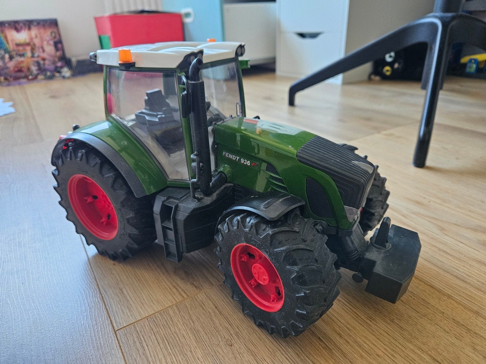 Fendt 936 tractor met John Deere 690 aanhangwagen, Ophalen, Gebruikt
