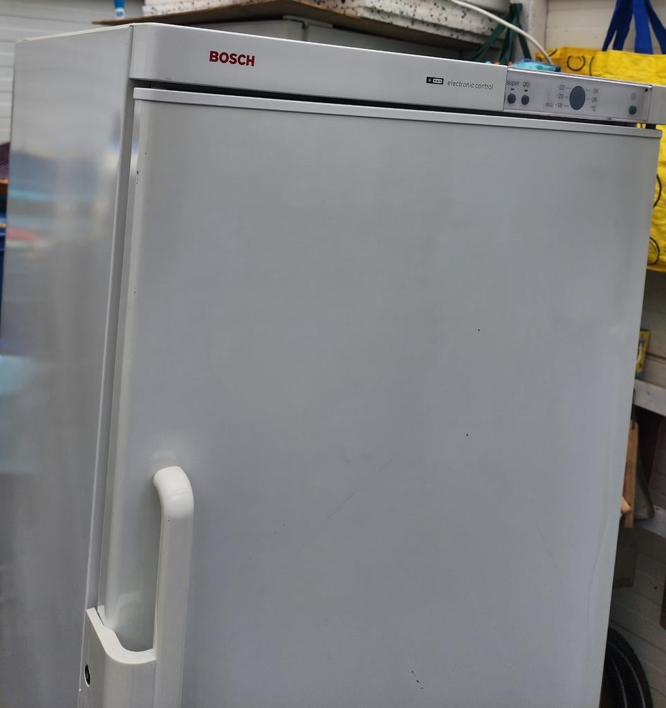 Bosch vriezer, Witgoed en Apparatuur, Vriezers en Diepvrieskisten, Ophalen, Gebruikt, Minder dan 60 cm, 160 cm of meer