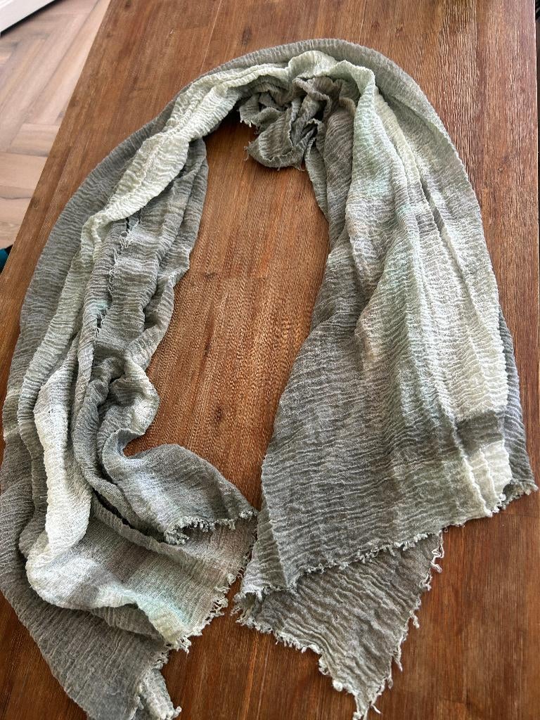 Sjaal grijs, groen, wit, blauw, Ophalen of Verzenden, Zo goed als nieuw, Maat 46/48 (XL) of groter, Sjaal