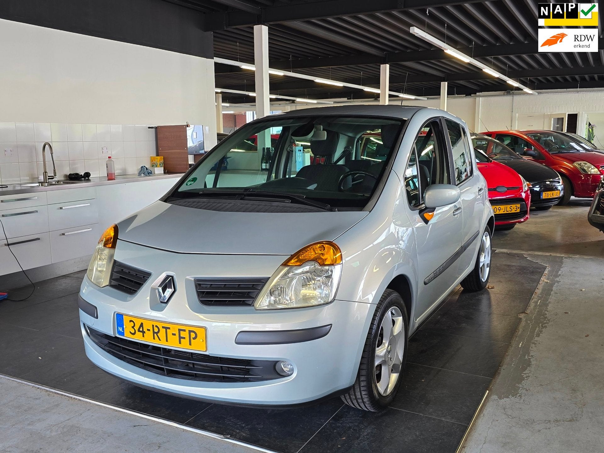 Renault Modus 1.4-16V Privilège Luxe/AIRCO/CRUISE/N.A.P/, Voorwielaandrijving, Gebruikt, Zwart, 4 cilinders