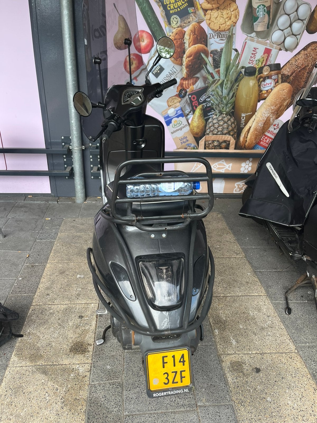 Vespa primavera, Fietsen en Brommers, Ophalen, Overige modellen, Maximaal 45 km/u, Zo goed als nieuw