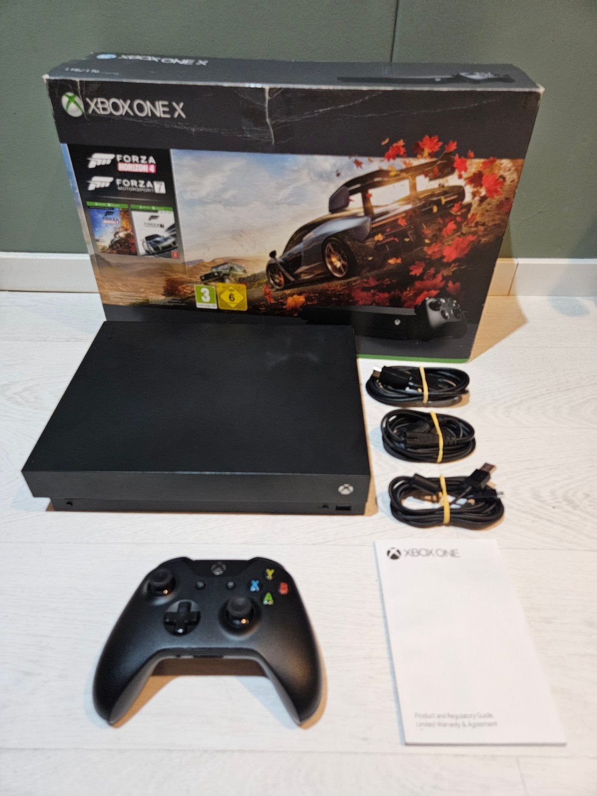 Xbox One X - 1TB CIB, Ophalen of Verzenden, Zo goed als nieuw, 1 TB, Met 1 controller