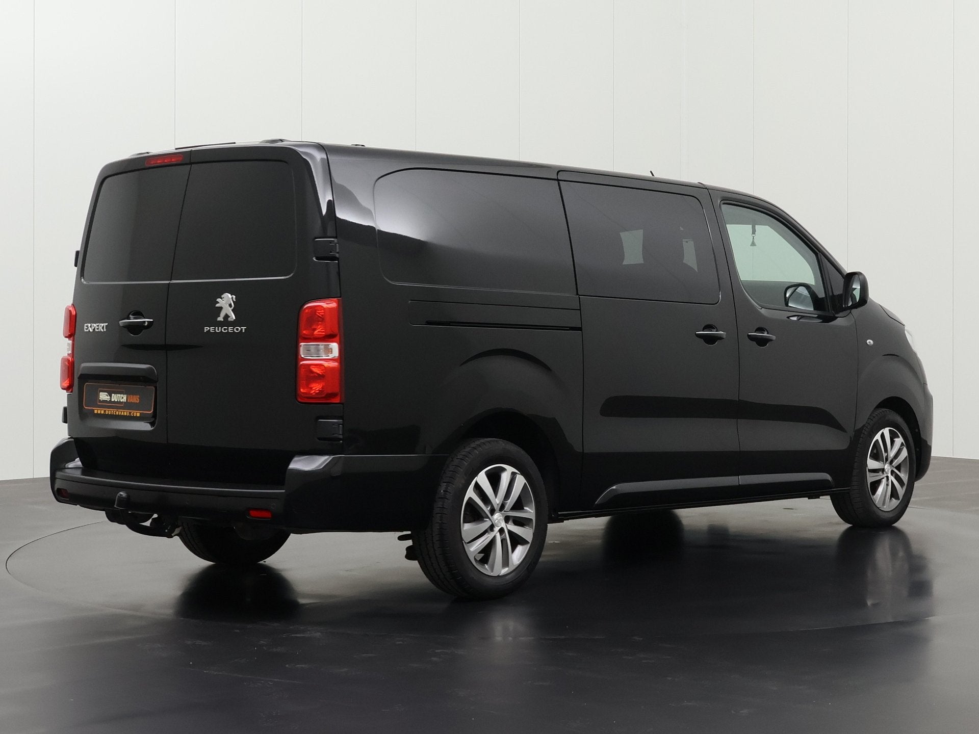 Peugeot Expert 2.0HDI 177PK Automaat Dubbele Cabine Exclusiv, Gebruikt, 4 cilinders, 2500 kg, Zwart