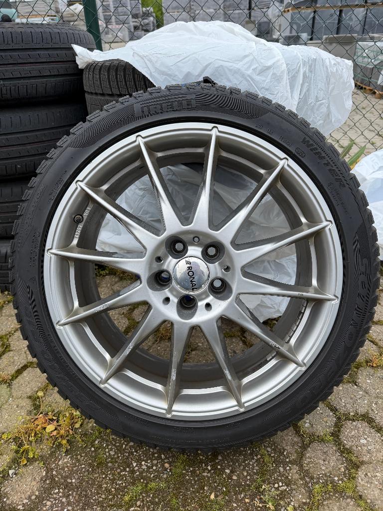 Pirelli Sottozero 3 235/40 R19 99V M+S banden met velgen, Auto-onderdelen, Banden en Velgen, Gebruikt, Banden en Velgen, Winterbanden