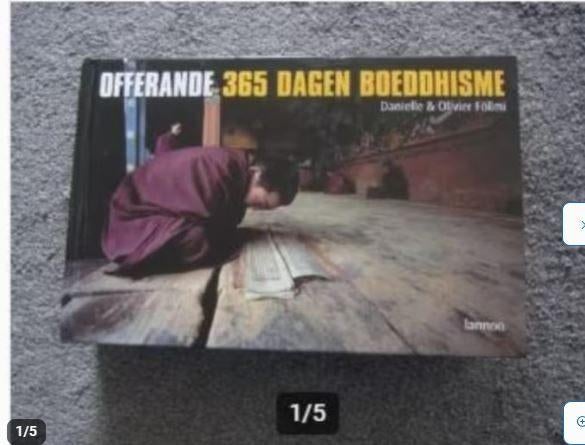Offerande 365 dagen boeddhisme Follmi, Ophalen of Verzenden, Zo goed als nieuw, Follmi, Boeddhisme