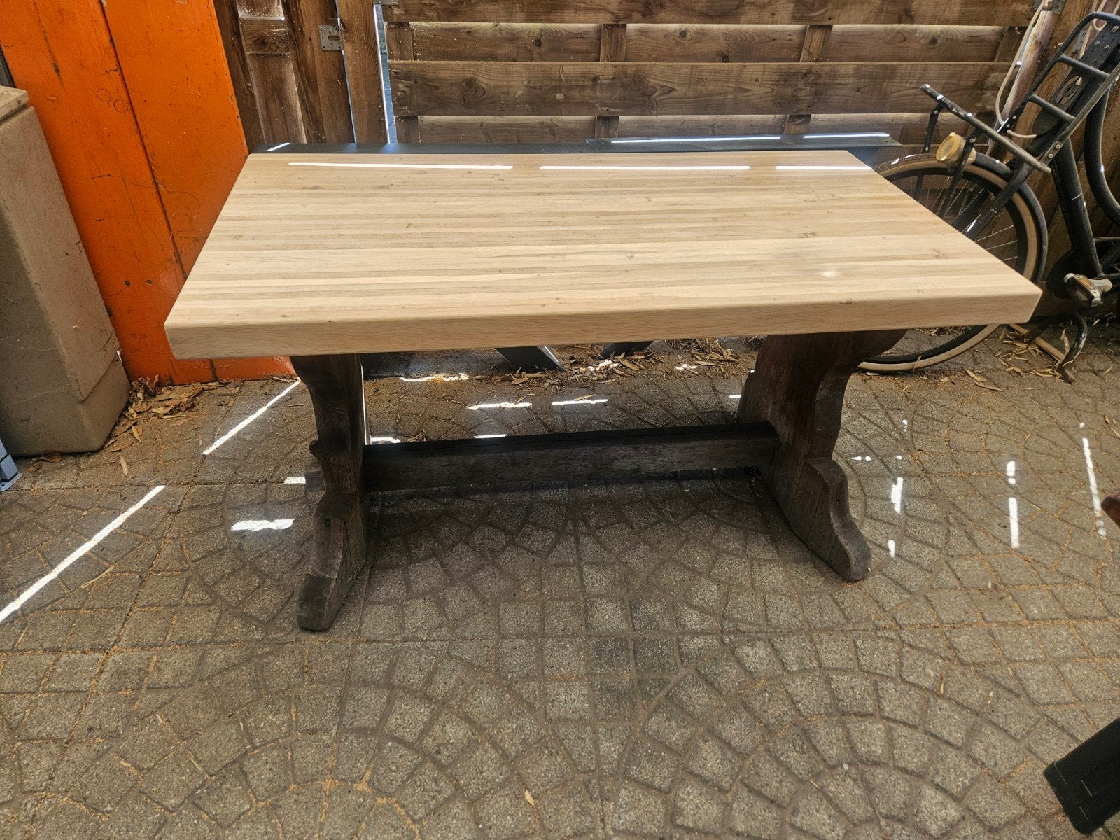 Robuuste eiken houten tafel - 147x77x78 cm met dik blad, Huis en Inrichting, Ophalen, Gebruikt, 100 tot 150 cm, Rustiek