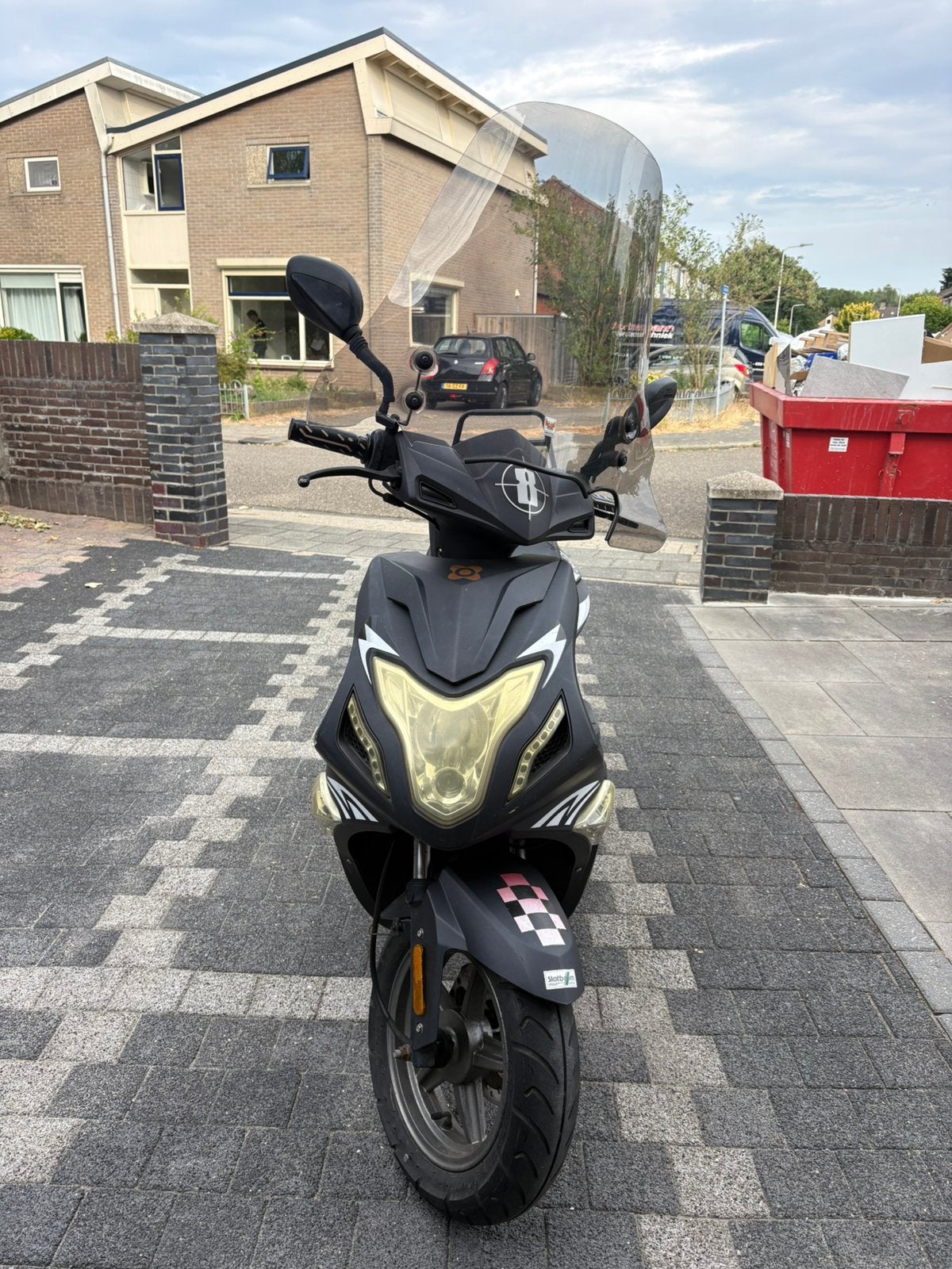 AGM R8 2016 – Euro 2 Carburateur – Snorkenteken – 65 km/u, Fietsen en Brommers, Scooters | Overige merken, Zo goed als nieuw, Benzine